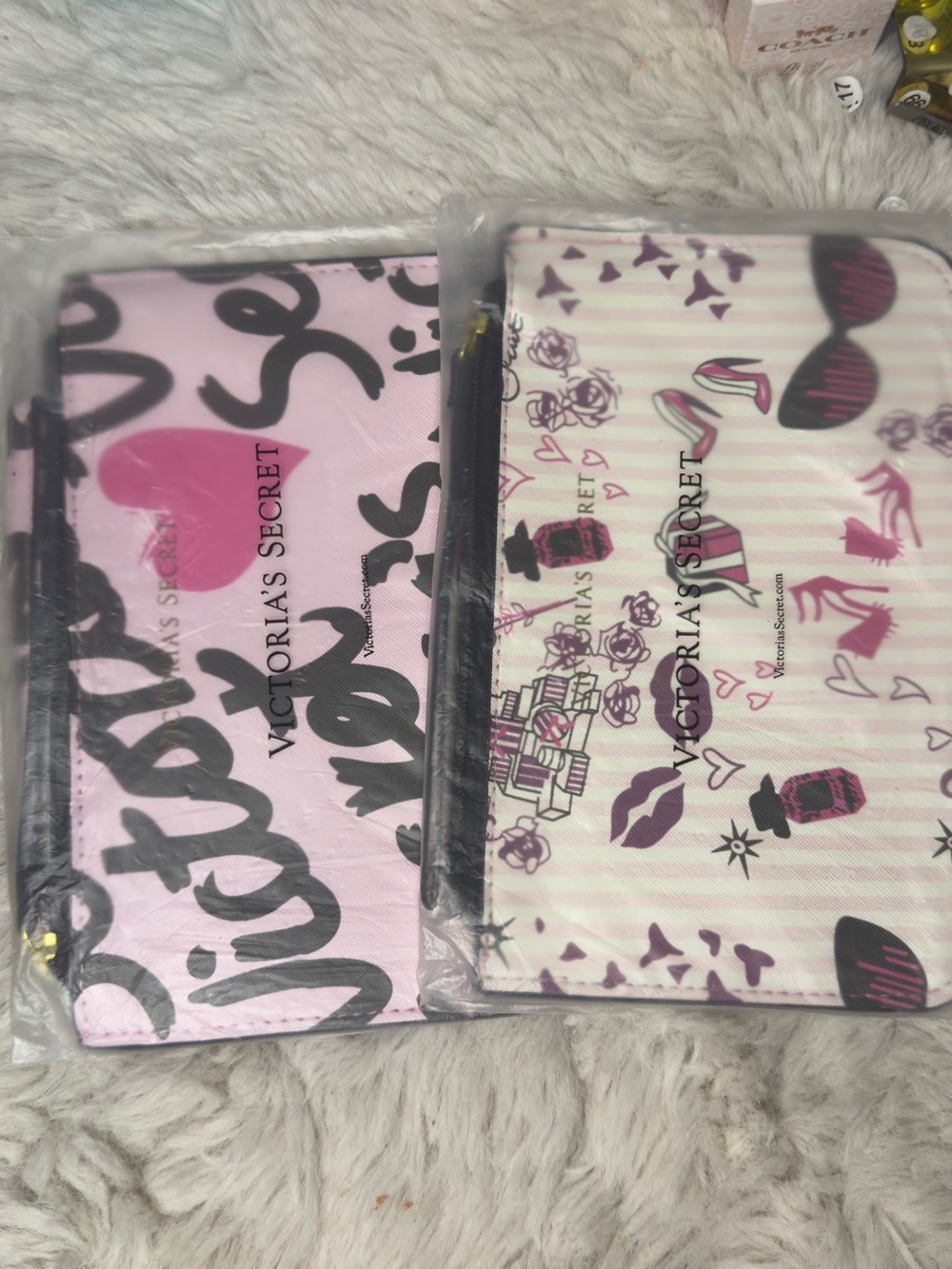 Victoria's Secret Pink & White Graphic Zip Pouch Set